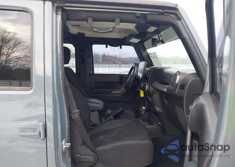 2014 Jeep Wrangler Unlimited Sport z USA, uszkodzony, nr VIN 1C4BJWDG9EL135578